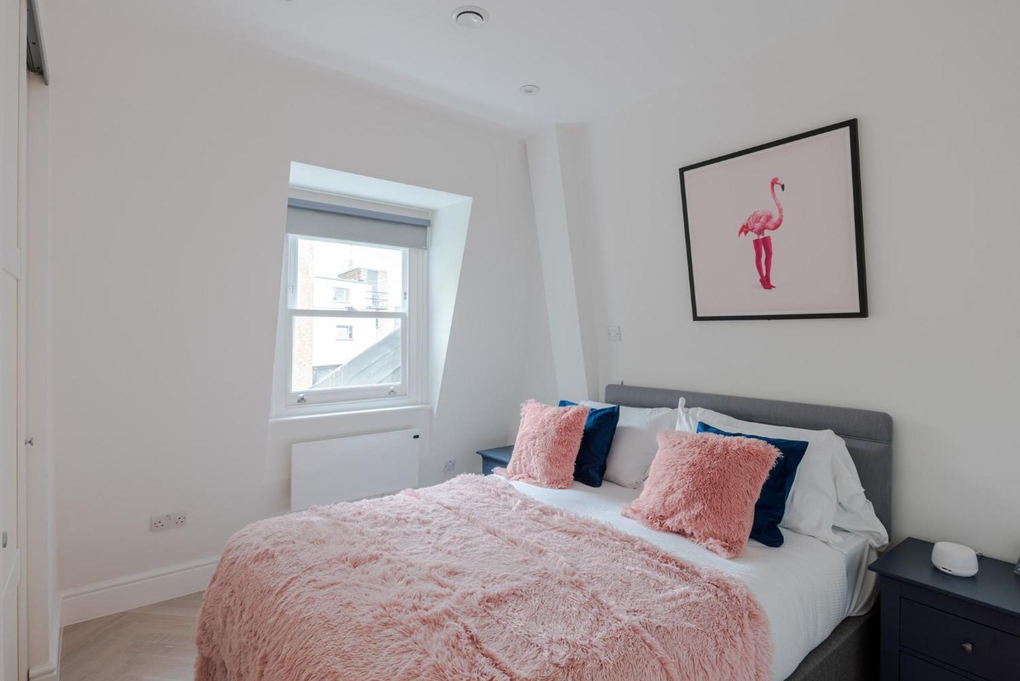 Soul In The - Fitzrovia - By Frankie Says Apartment *