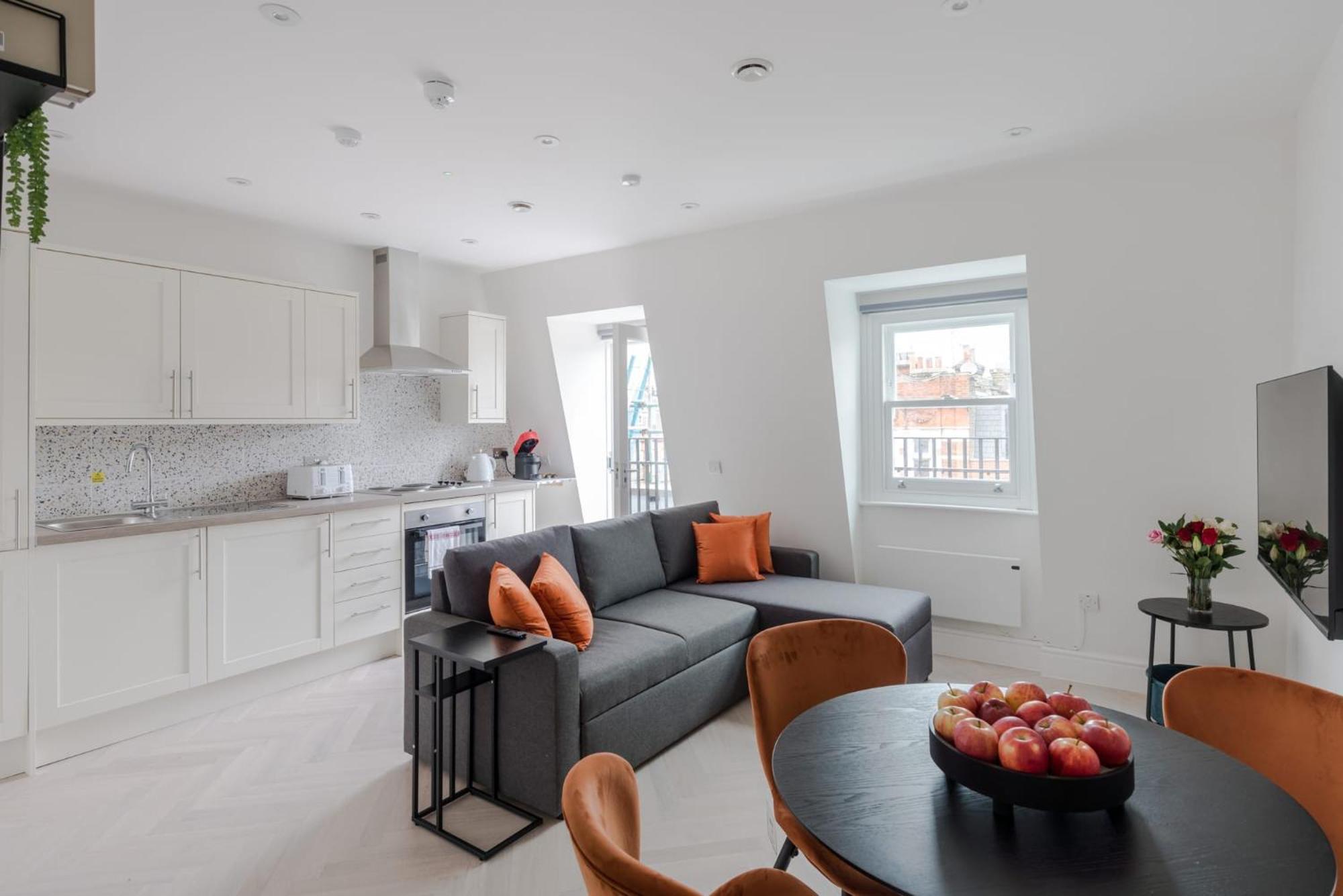 Soul In The - Fitzrovia - By Frankie Says Apartment London
